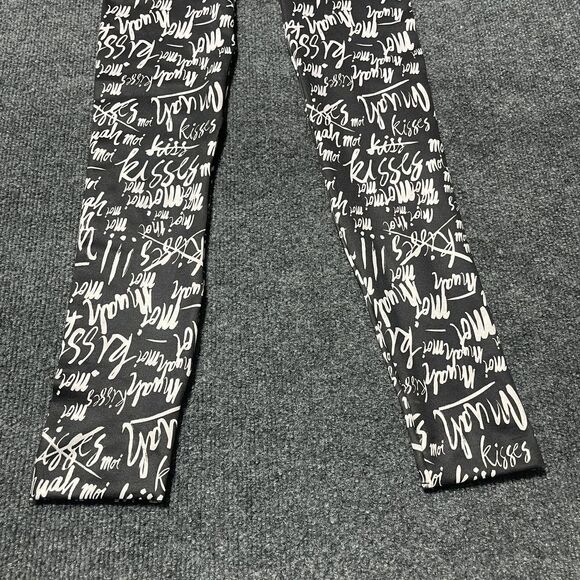 First Looks Leggings Womens S/M Black Kiss Script Print Seamless Skimmer Stretch - Picture 4 of 9